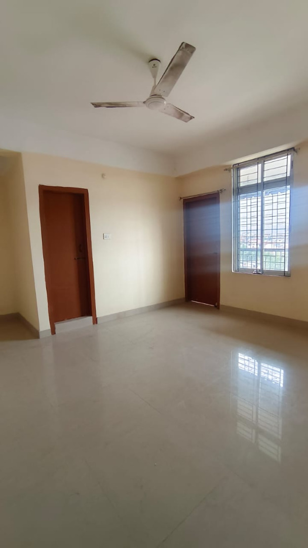 Unfurnished 3bhk in down town hospital, GS Road, Bormotoria, Guwahati, Assam, India for Rent